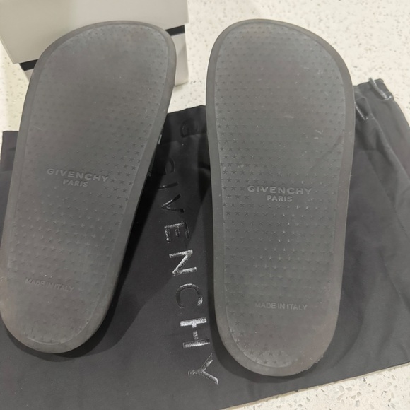 Givenchy Rubber Slides - Picture 3 of 7